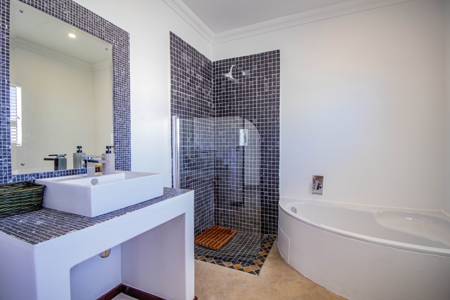 5 Bedroom Property for Sale in Yzerfontein Western Cape